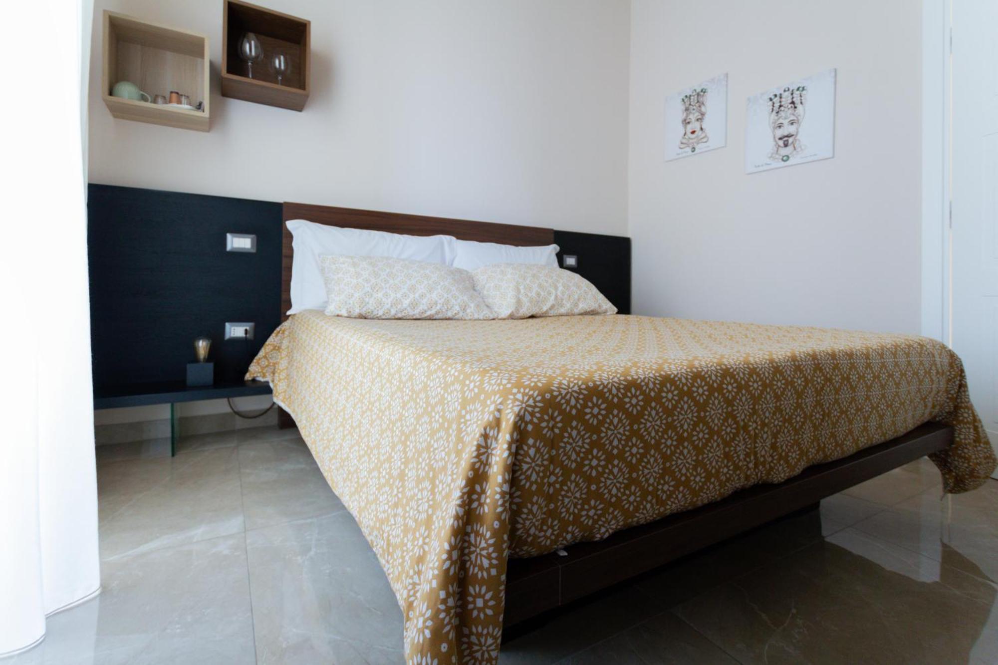 Stella VI Bed & Breakfast เชฟาลู ภายนอก รูปภาพ