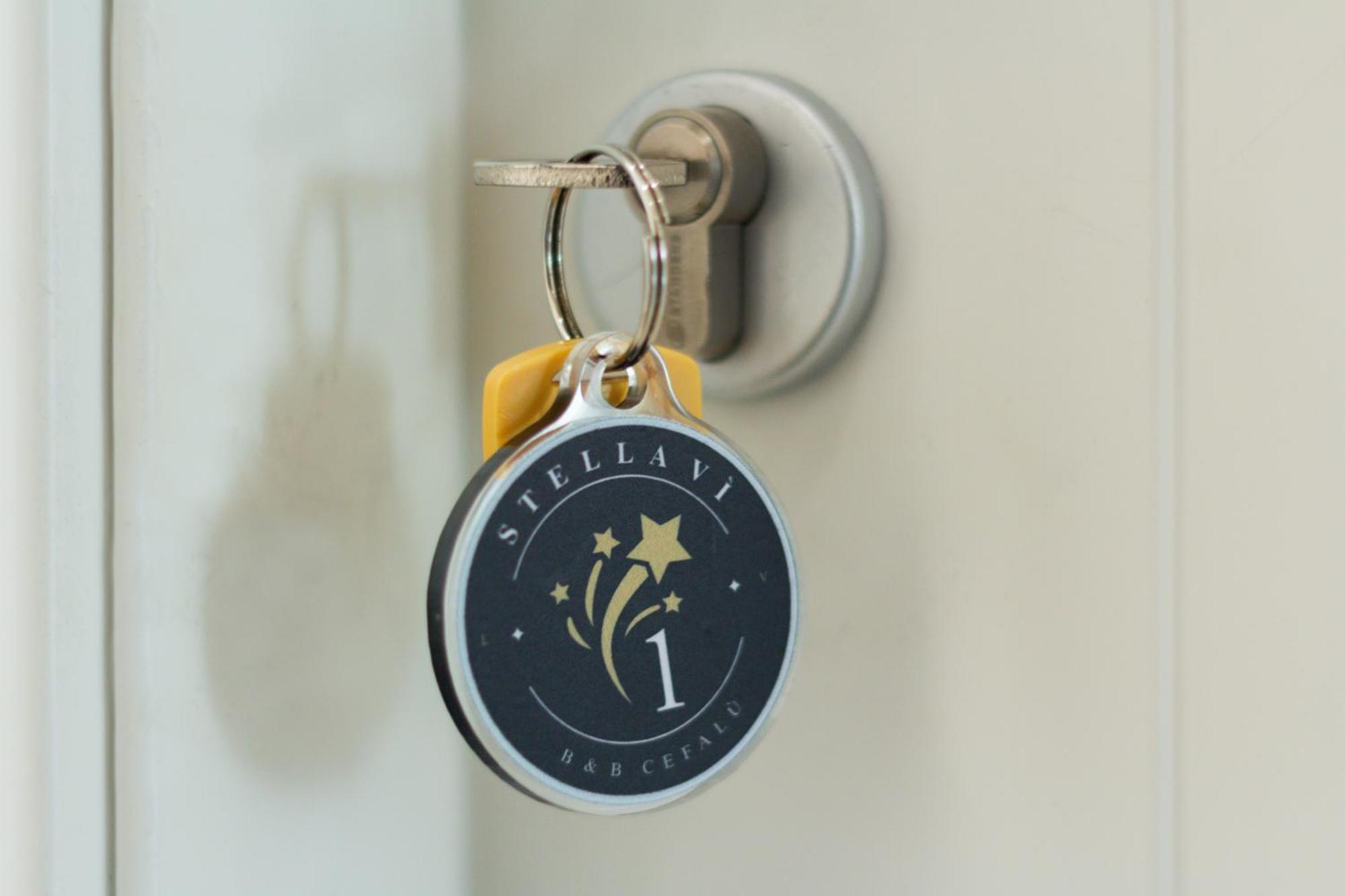 Stella VI Bed & Breakfast เชฟาลู ภายนอก รูปภาพ