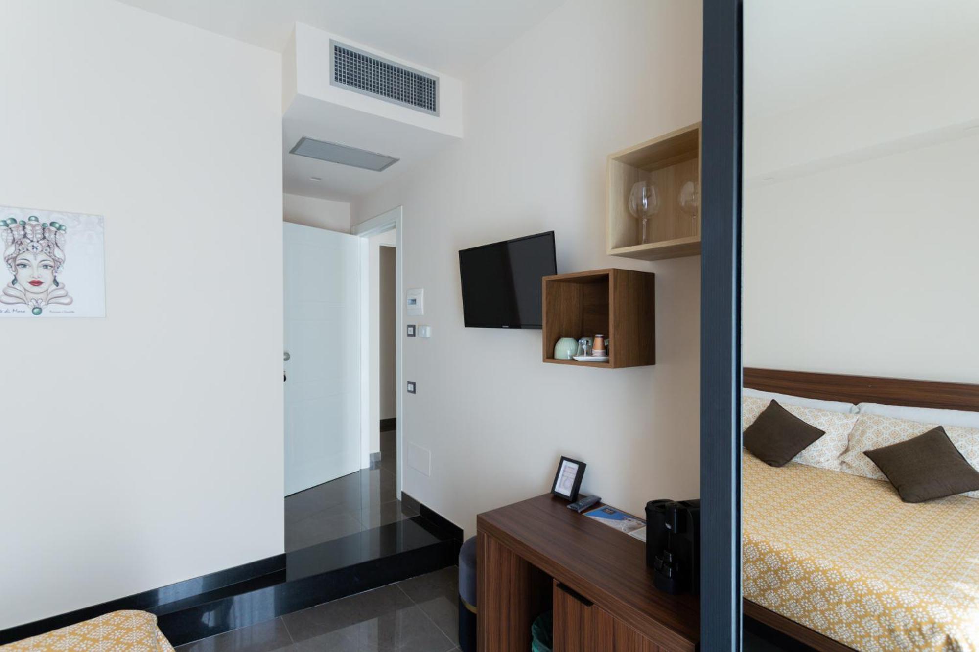 Stella VI Bed & Breakfast เชฟาลู ภายนอก รูปภาพ