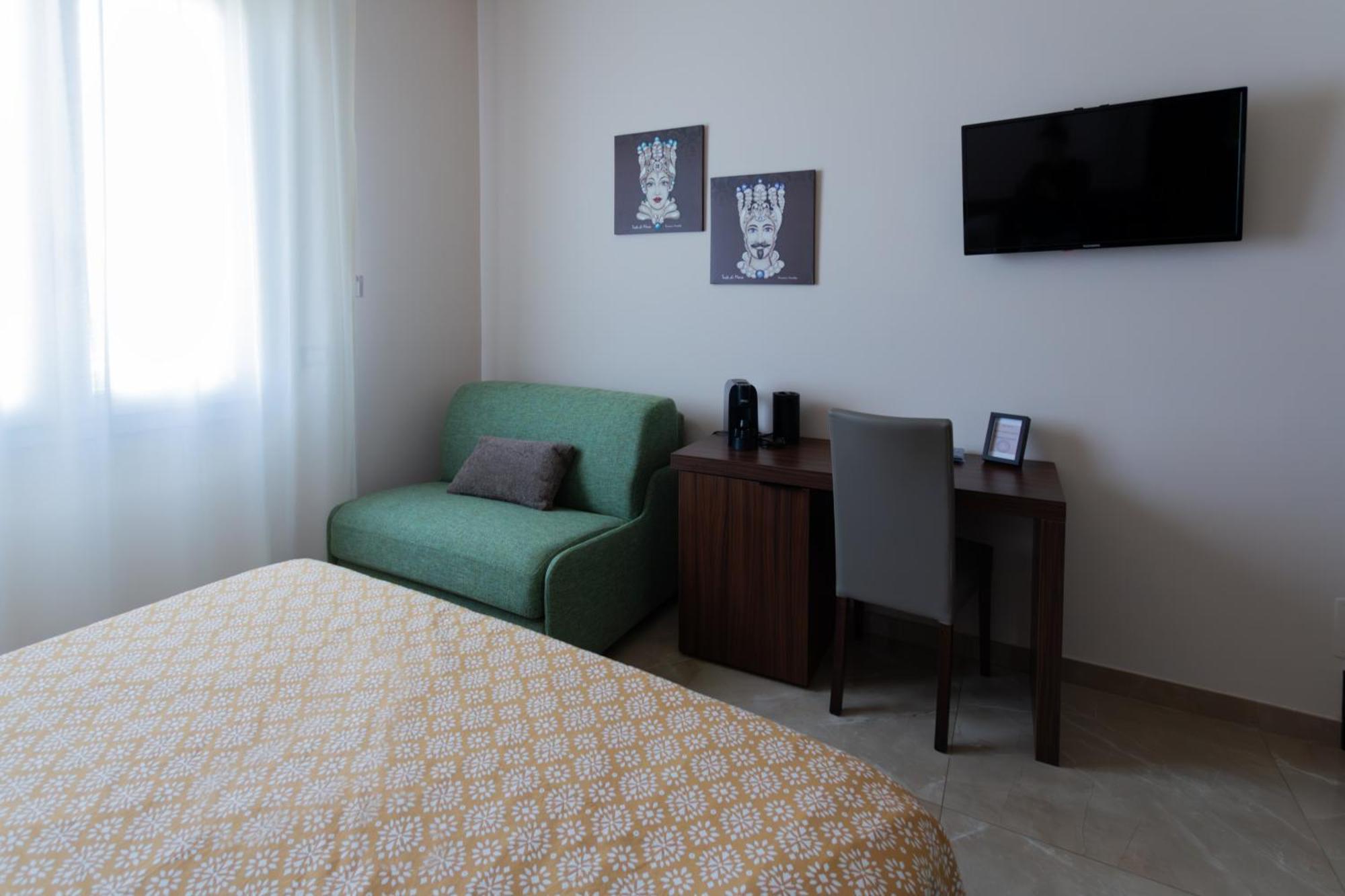 Stella VI Bed & Breakfast เชฟาลู ภายนอก รูปภาพ